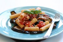 siciliean pasta with tomato and vegetables sauce